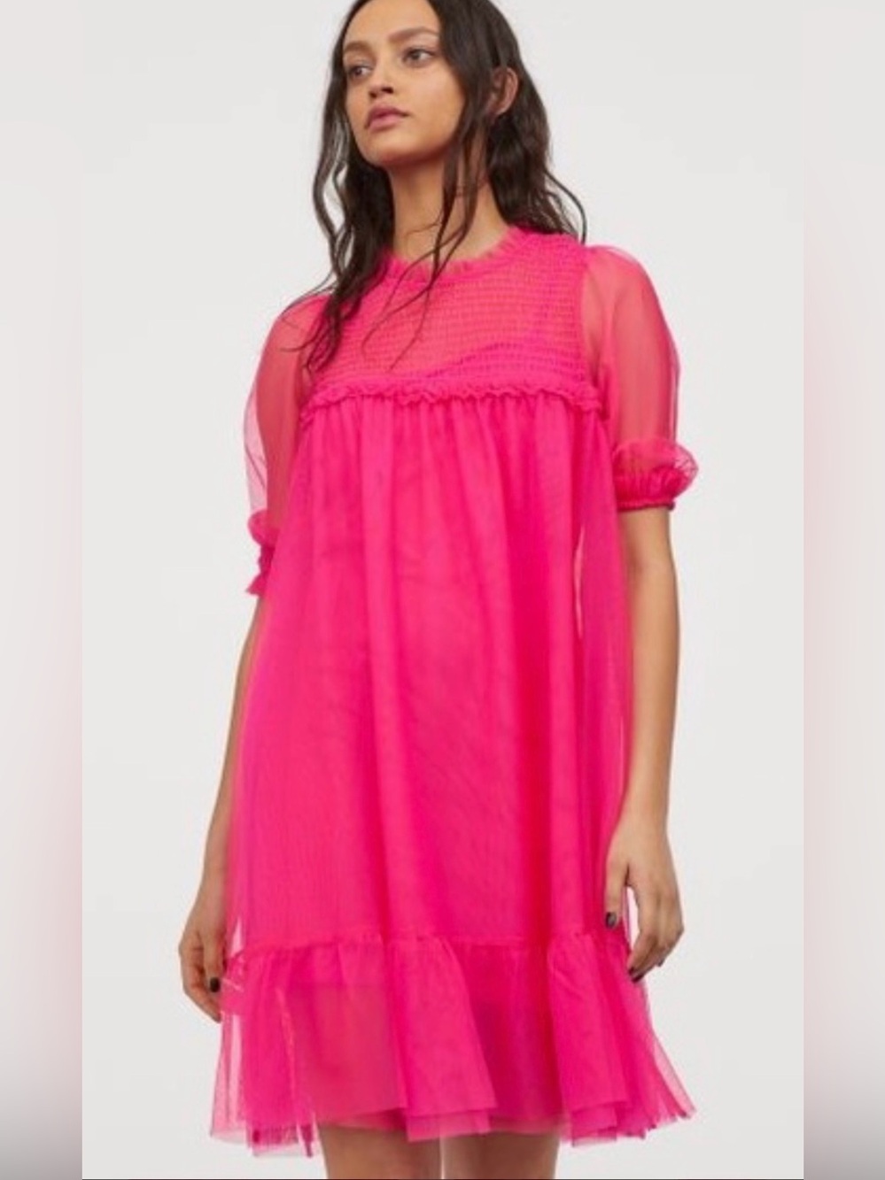 Divided H&M Smocked Mesh Dress Bright Pink
Party Dress Size Large